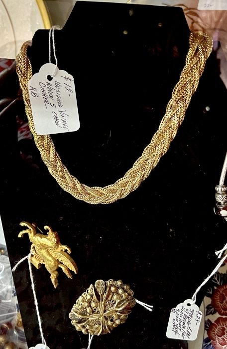 Vintage choker and pins