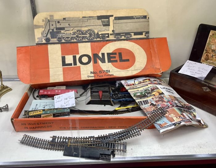 Lionel HO train set