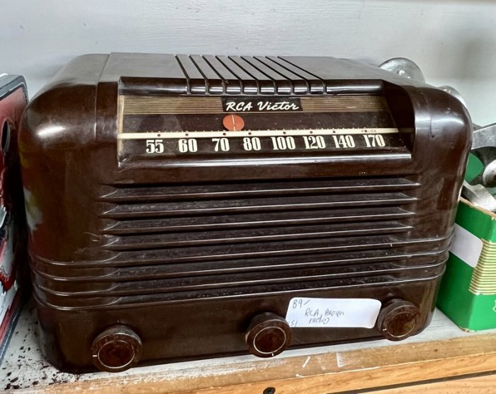 RCA brown radio